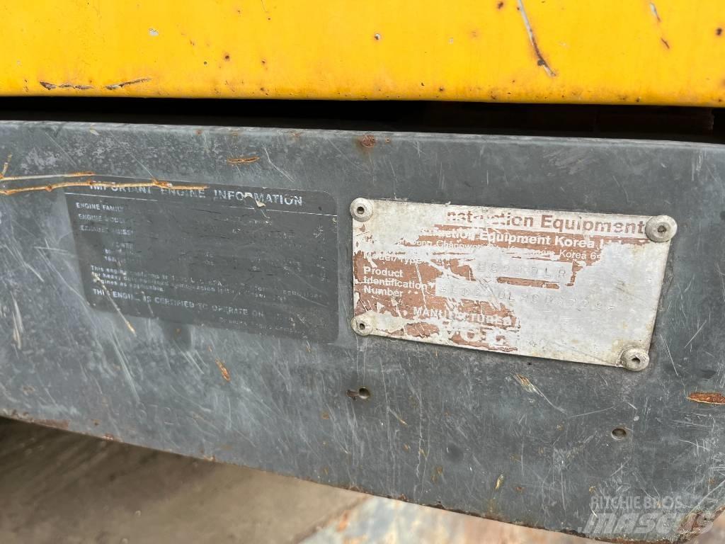 Volvo EC 240 LR Gravemaskiner med lang bom