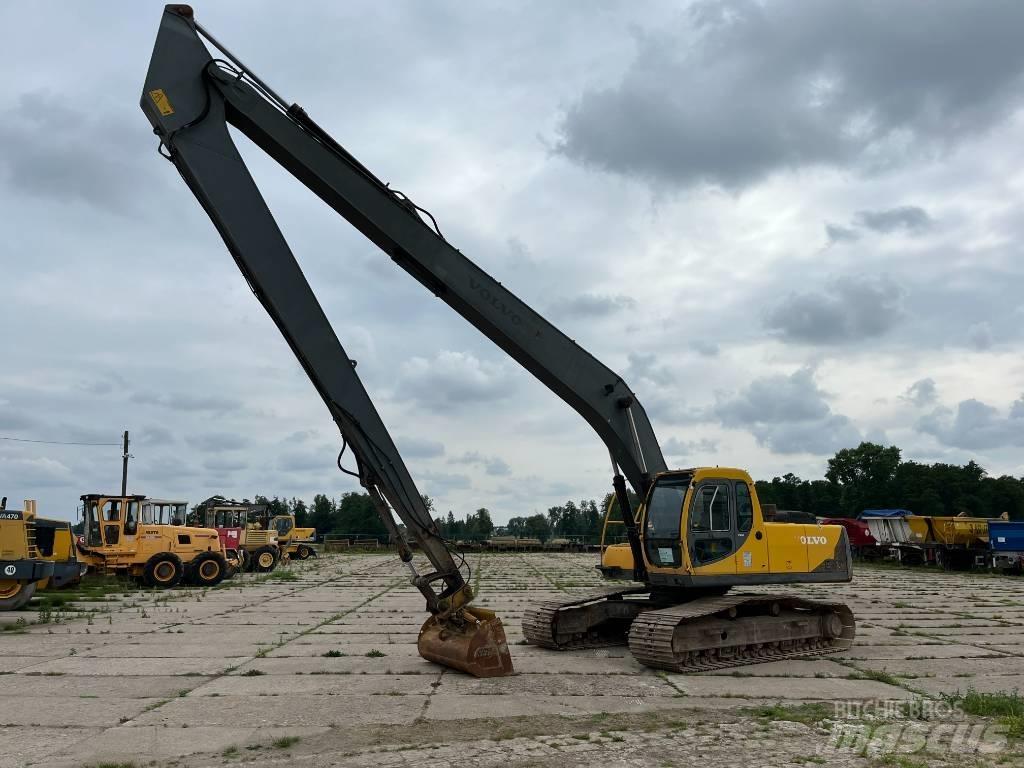 Volvo EC 240 LR Gravemaskiner med lang bom
