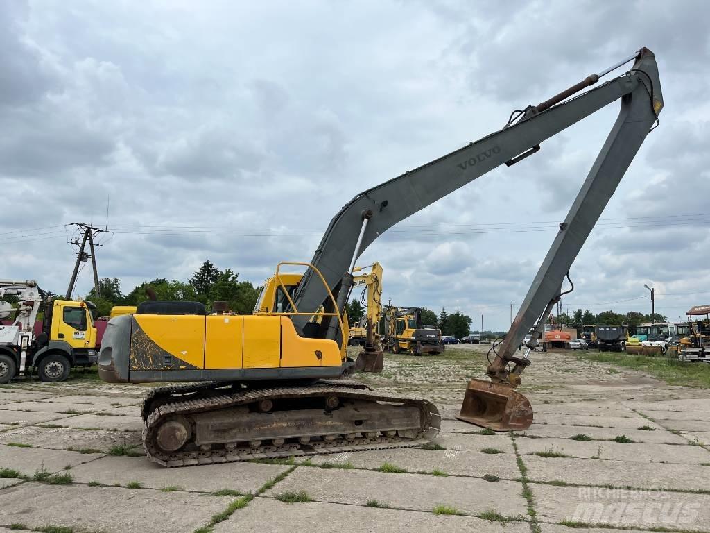 Volvo EC 240 LR Gravemaskiner med lang bom