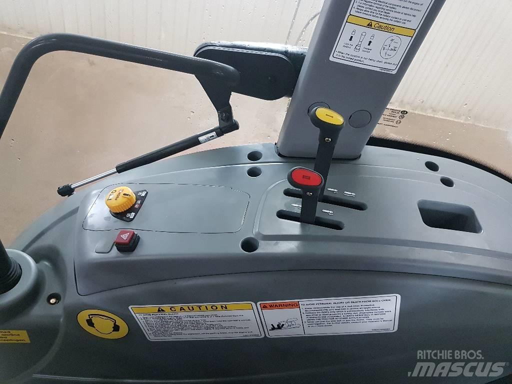 Branson 5025C Traktorer