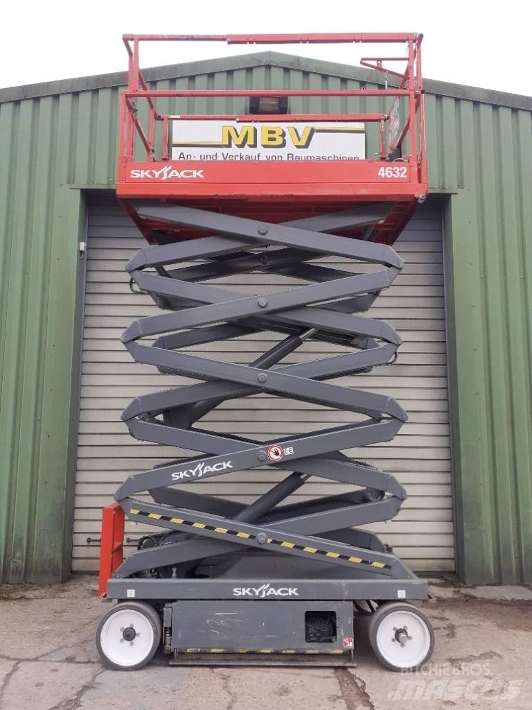 SkyJack SJ III 4632 Sakselifter