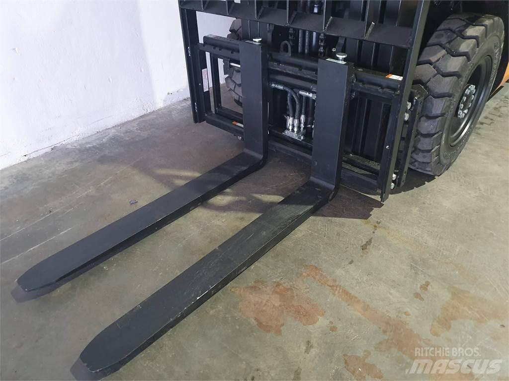  CPCD25T8 S4S Diesel Trucker