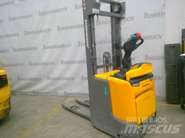 Jungheinrich ERC 212 Stablere