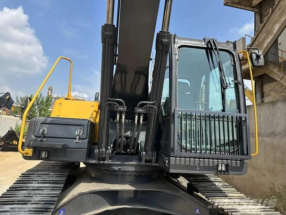Volvo EC240D Beltegraver