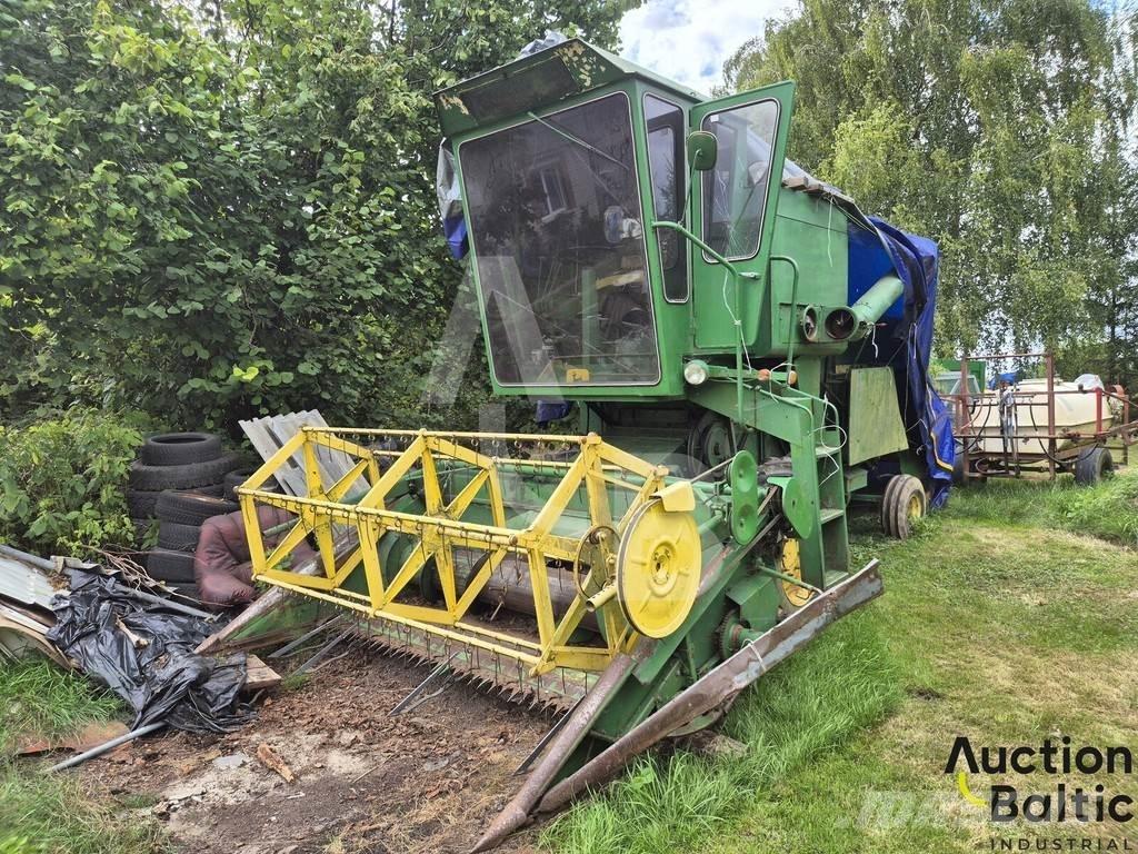 John Deere 935 Skurtreskere