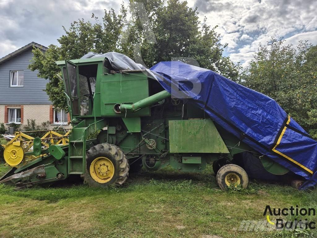 John Deere 935 Skurtreskere