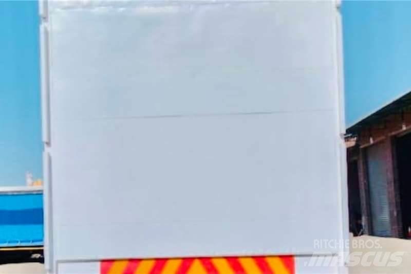  Custom Curtainside Andre hengere