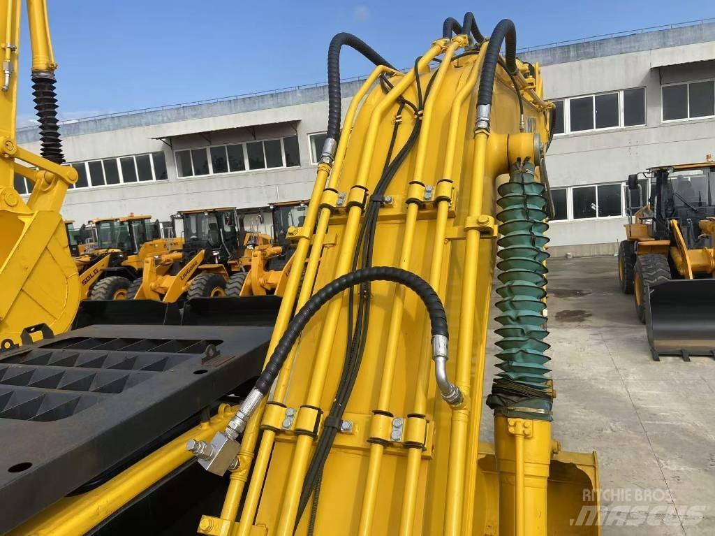 Komatsu PC 220-8 Beltegraver