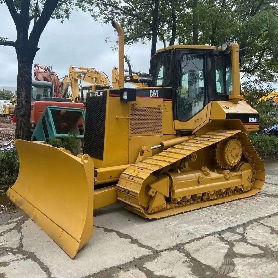 CAT D 5 M XL Dozere Beltegående
