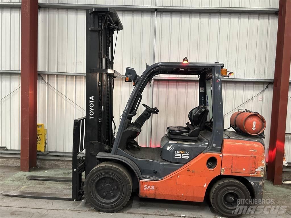 Toyota 02-8FGJF35 Propan trucker