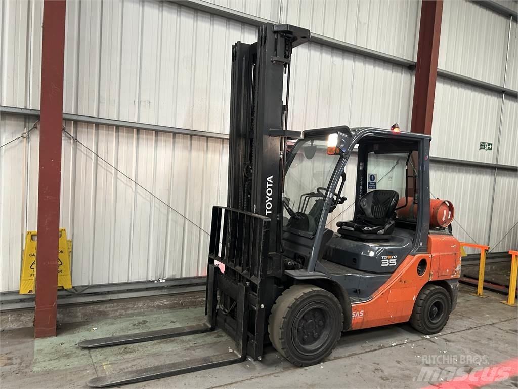 Toyota 02-8FGJF35 Propan trucker