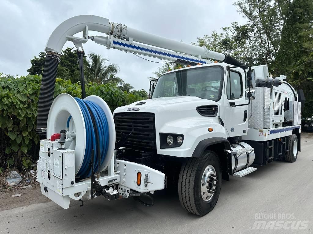 Freightliner 114 SD Slamsugere