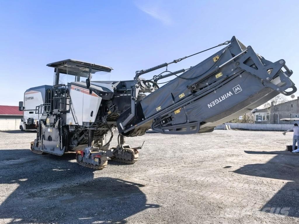 Wirtgen W 200 F Asfalt-kaldfresere