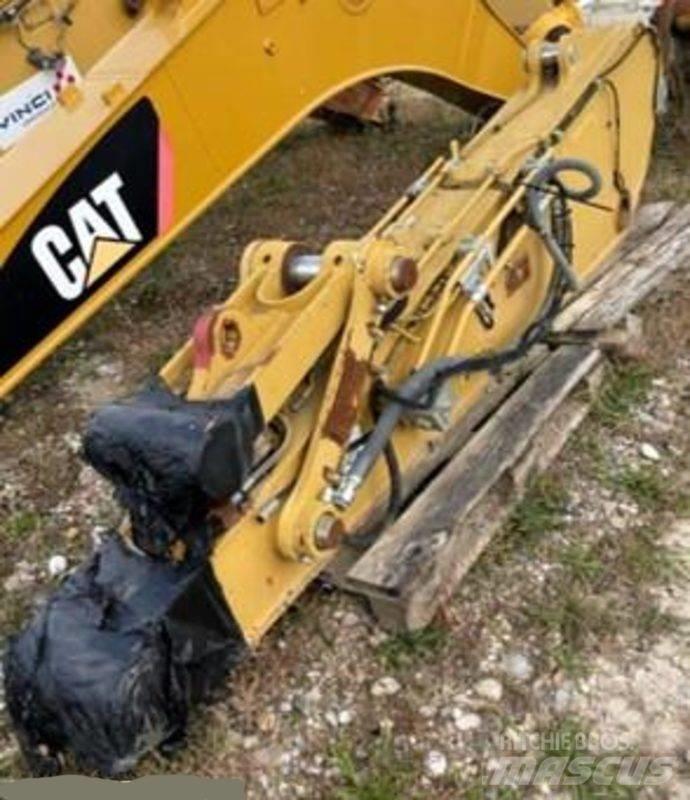 CAT 319 Bommer og stikker