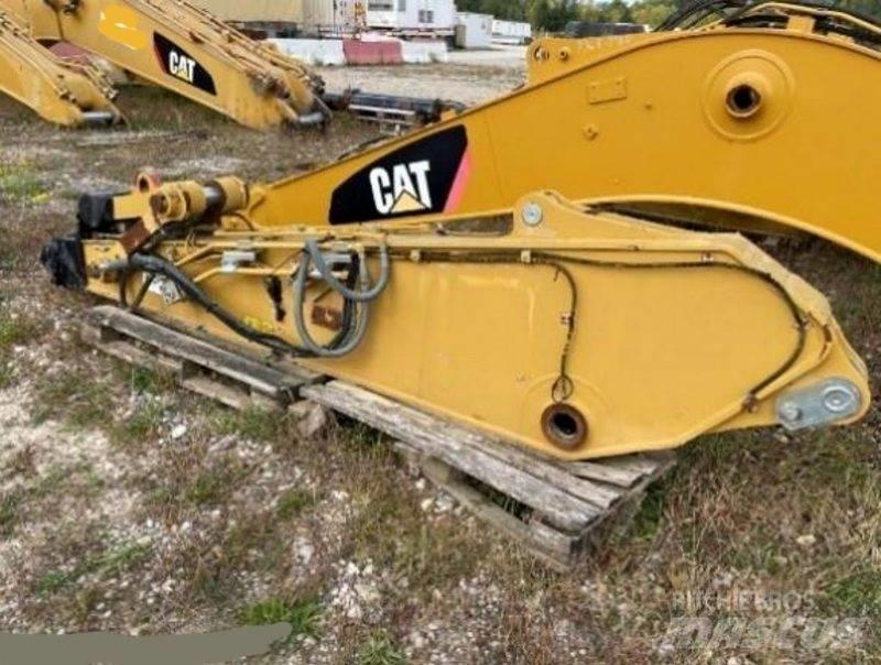 CAT 319 Bommer og stikker