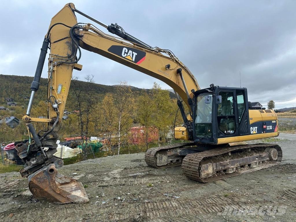 CAT 323 D L Beltegraver