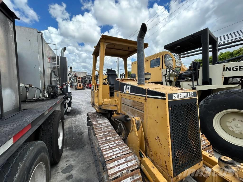 CAT D 3 C III Dozere Beltegående