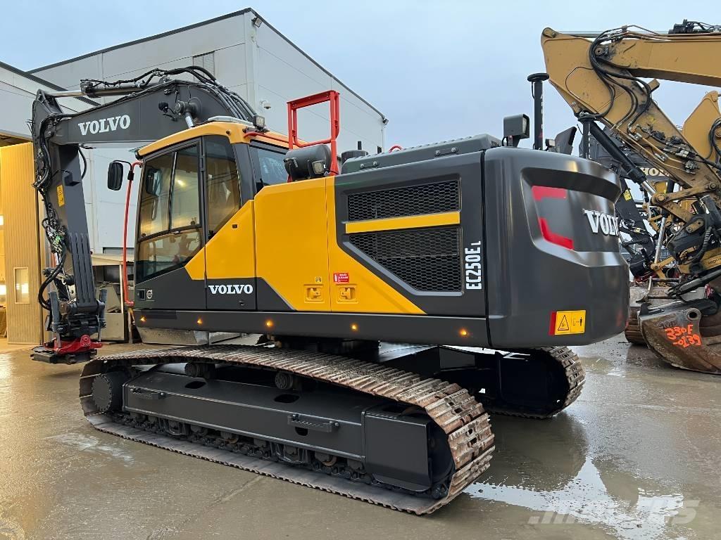 Volvo EC 250 EL Beltegraver