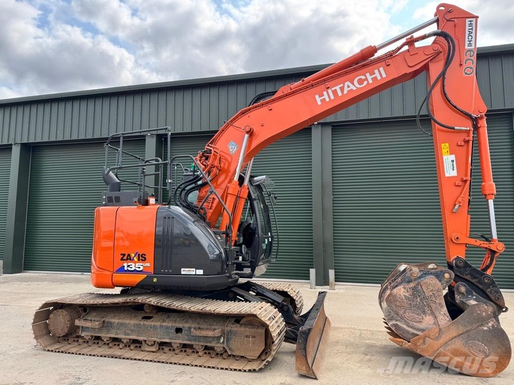 Hitachi ZX 135USBL-6 Beltegraver