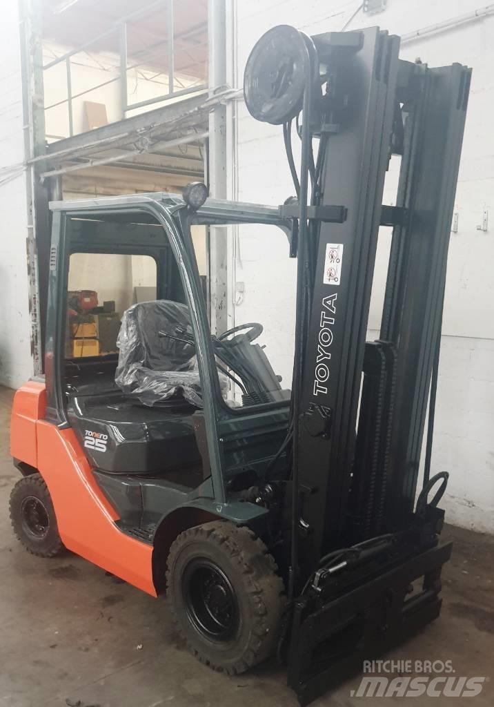 Toyota 52-8 FD 25 Diesel Trucker