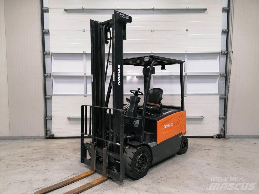 Doosan B25X-7 Elektriske trucker