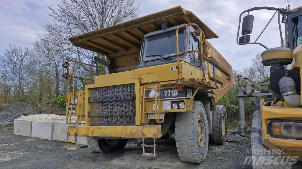 CAT 771D Tipptrucker