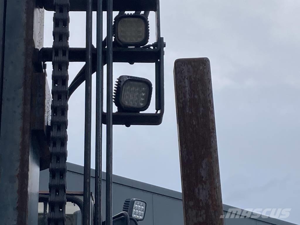 Kalmar DCD120-12 Diesel Trucker