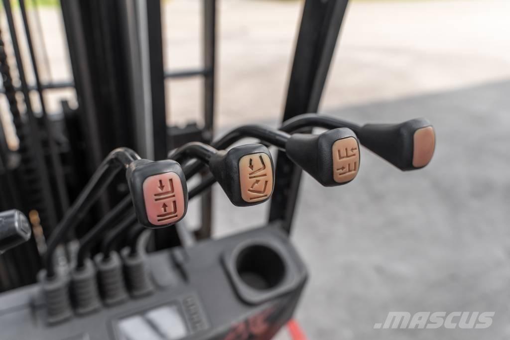 Manitou MI 30 D Diesel Trucker