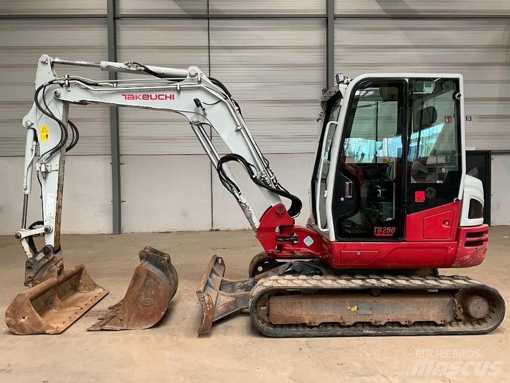 Takeuchi TB 250-2 Minigravere <7t