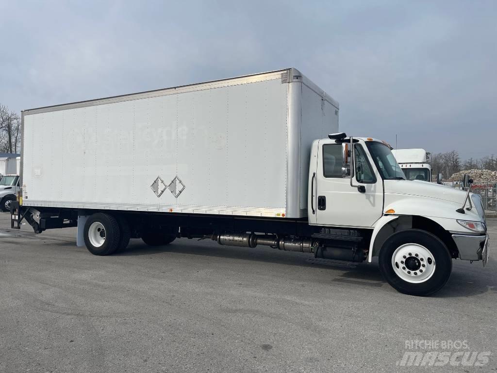International 4300 Skapbiler