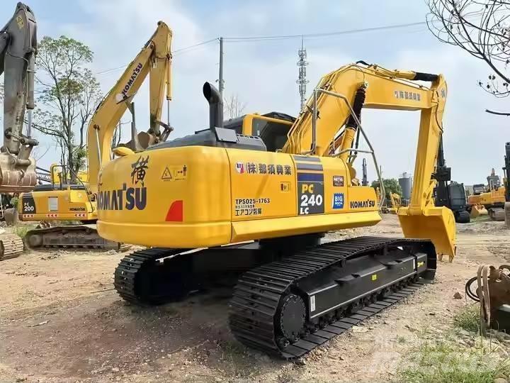 Komatsu PC240 Beltegraver