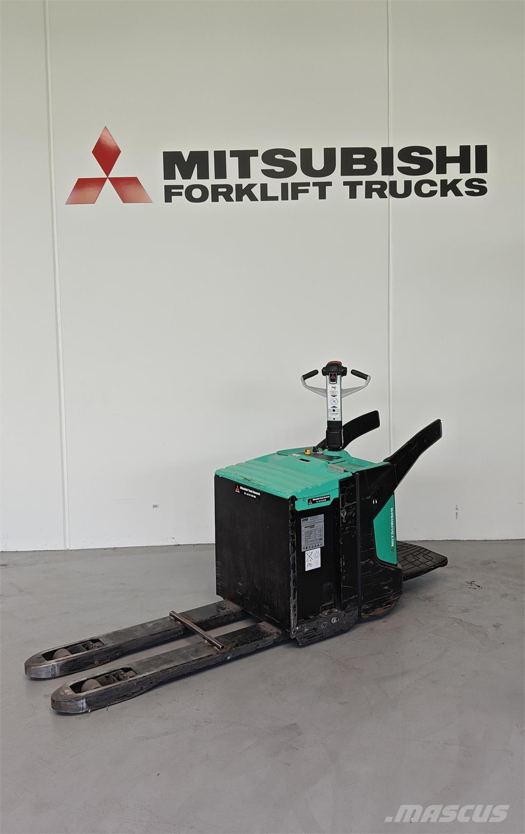 Mitsubishi PBV20N2 Platform truck