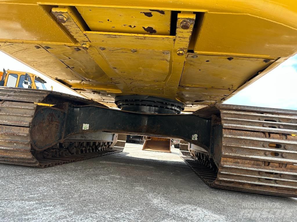 Komatsu PC210LC-11 Beltegraver