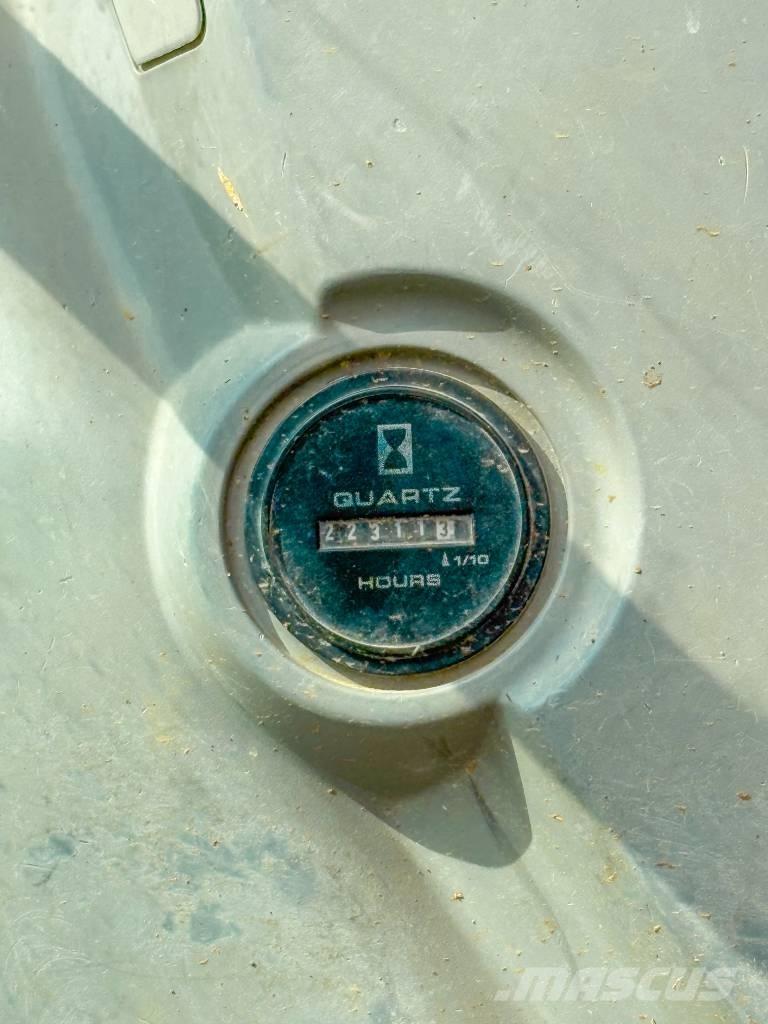 New Holland E 245 B Beltegraver