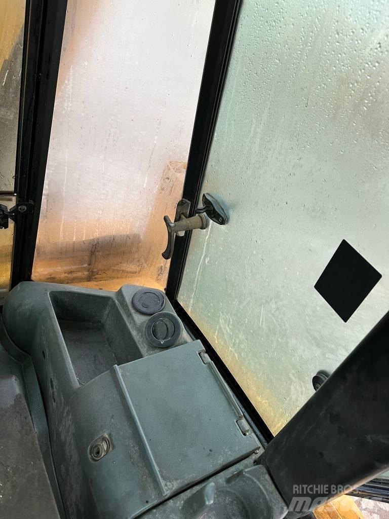 CAT 428D Traktorgravere