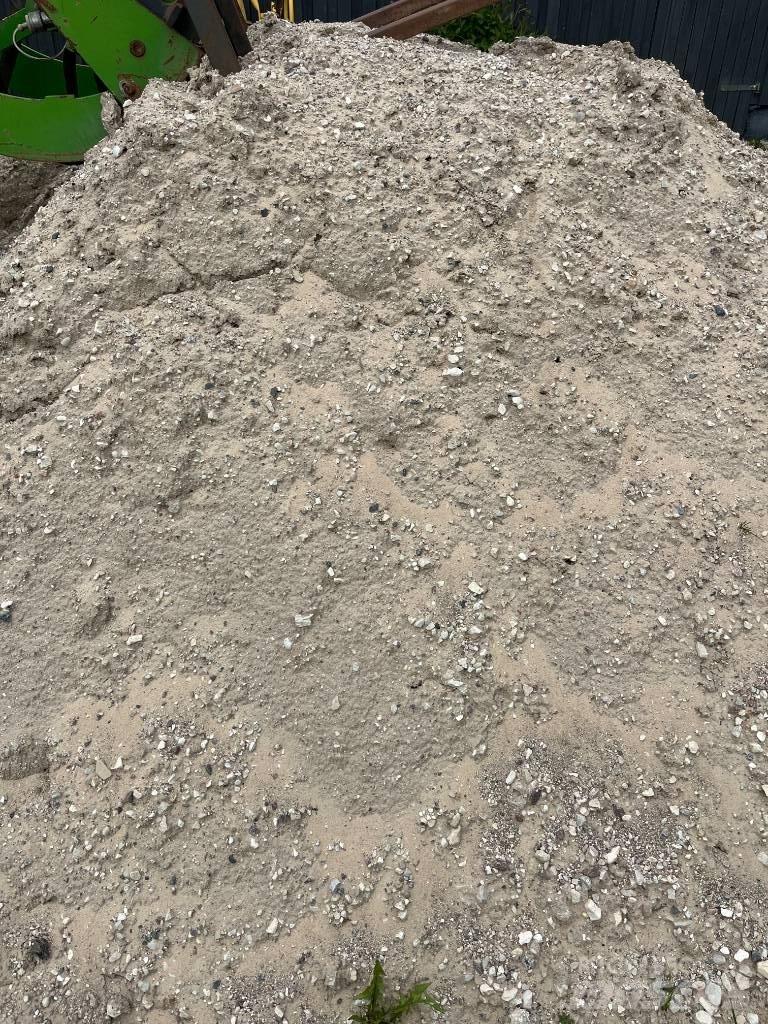 MB Crusher HD207S Skuffer