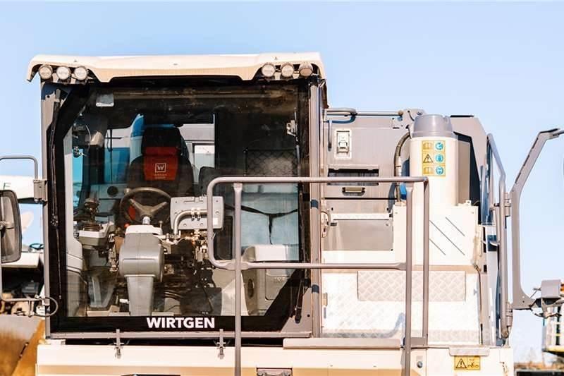 Wirtgen WR240 Andre lastebiler