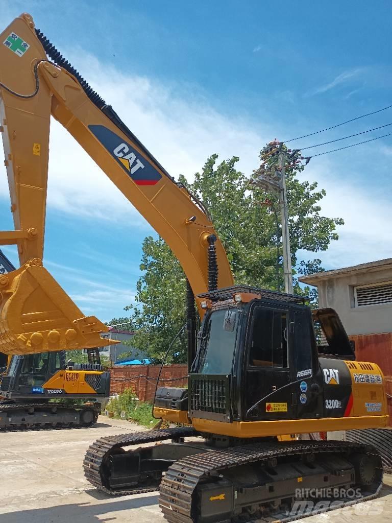 CAT 320 D2 Beltegraver