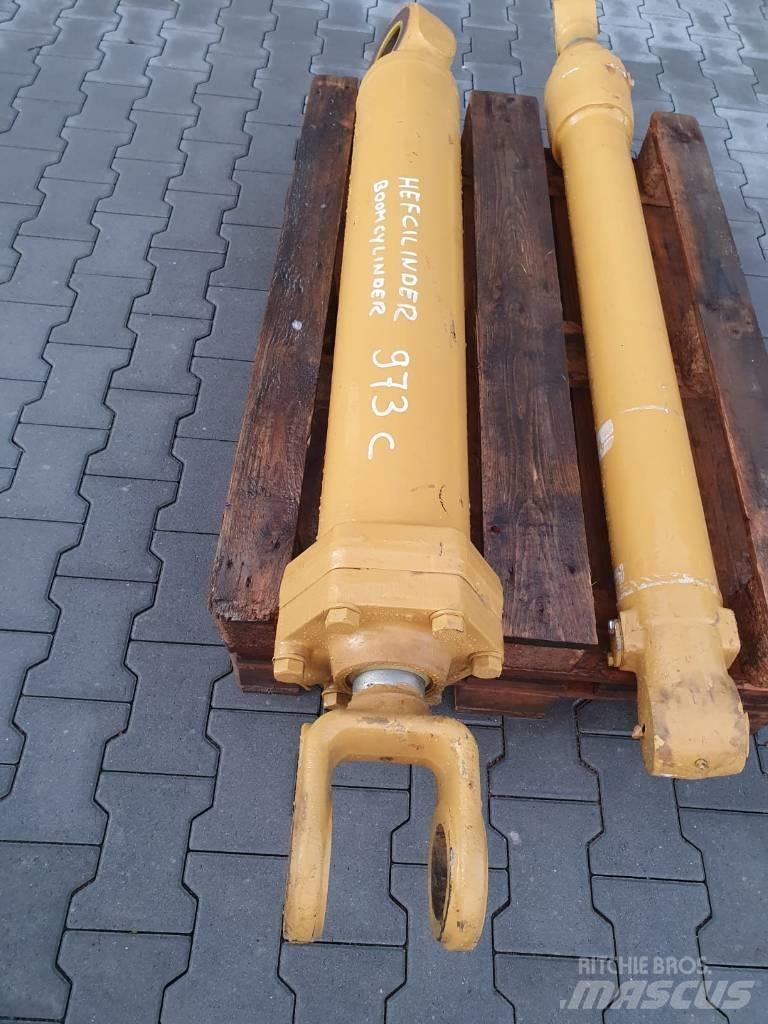 CAT 973 C Aksler