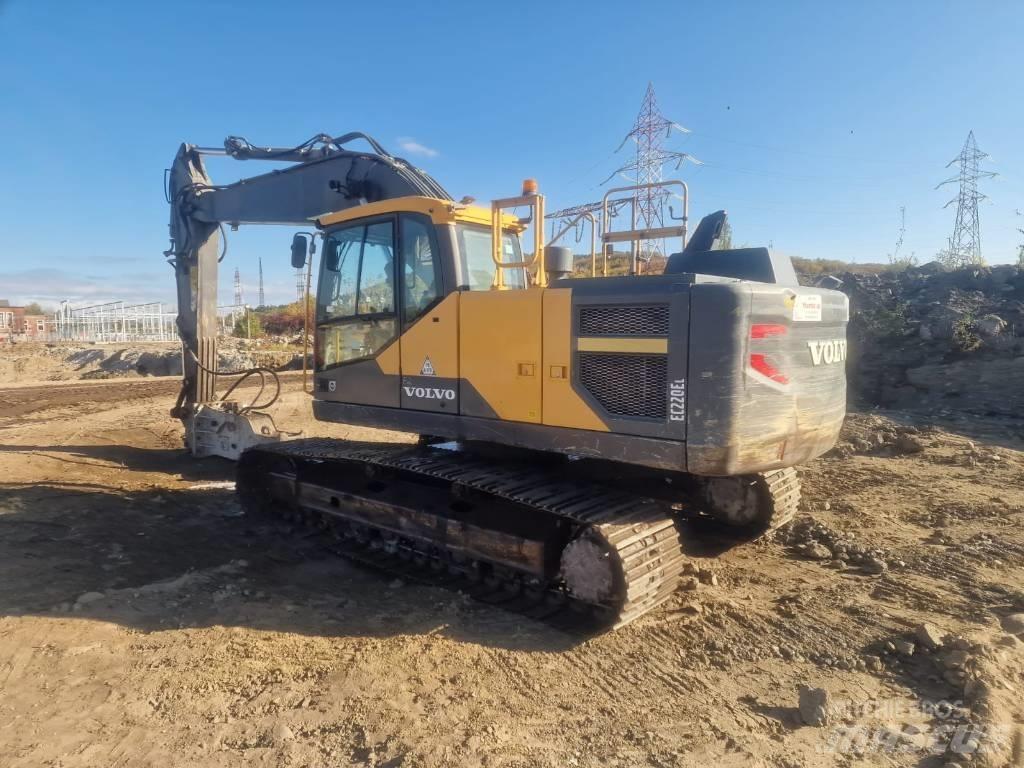 Volvo EC 220 E Beltegraver