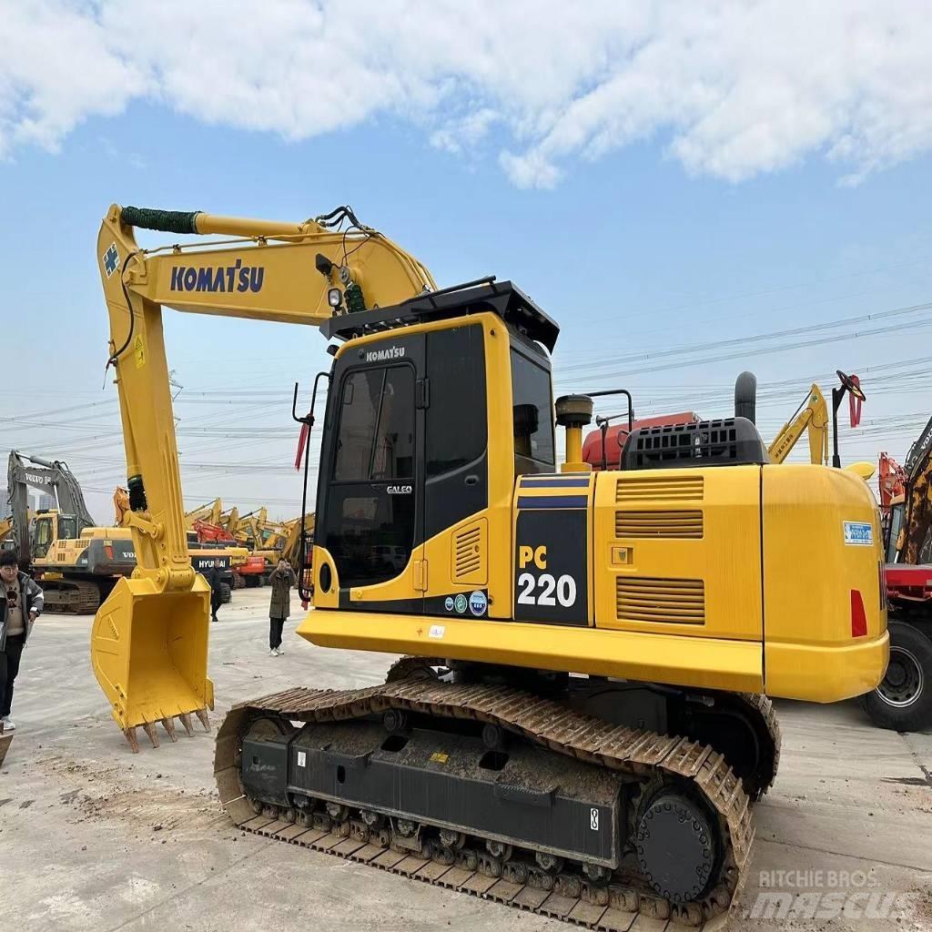 Komatsu PC 220-8 Beltegraver