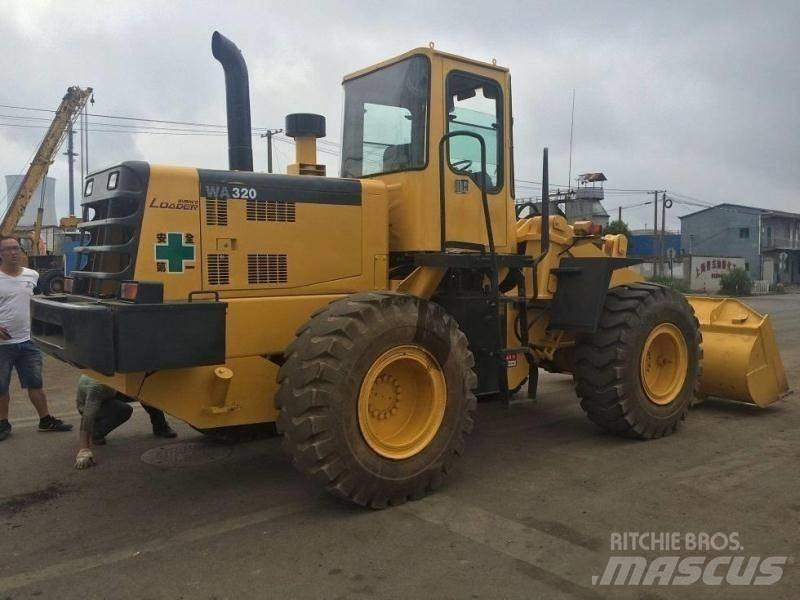 Komatsu WA 320 Traktorgravere