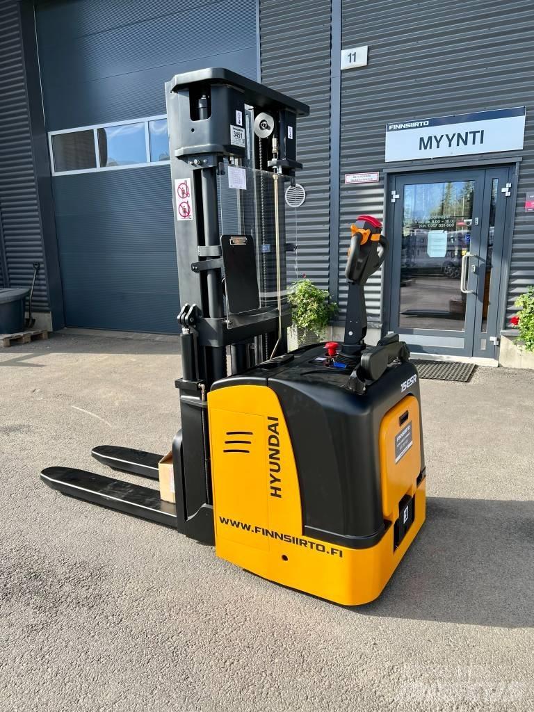 Hyundai 15ESR Stablere