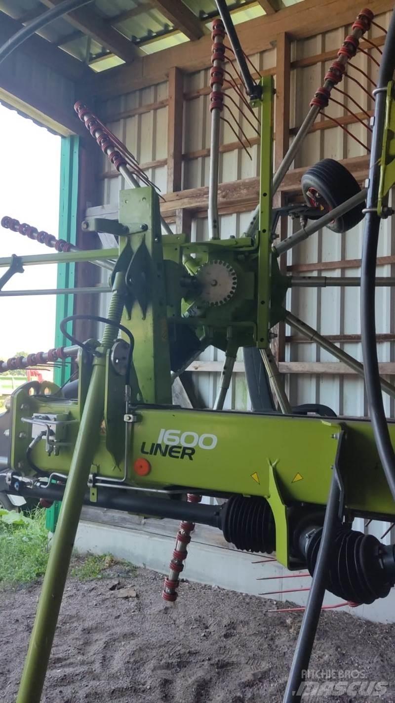 CLAAS Liner 1600 Svanser