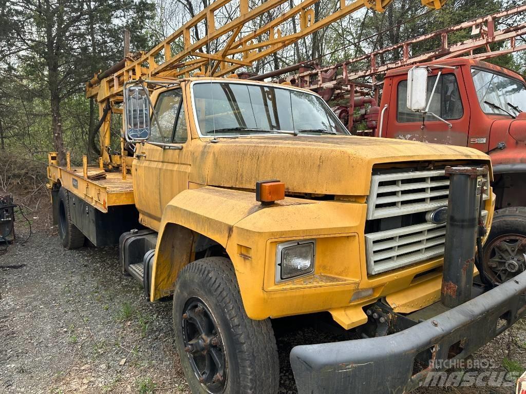 Ford F 700 Planbiler