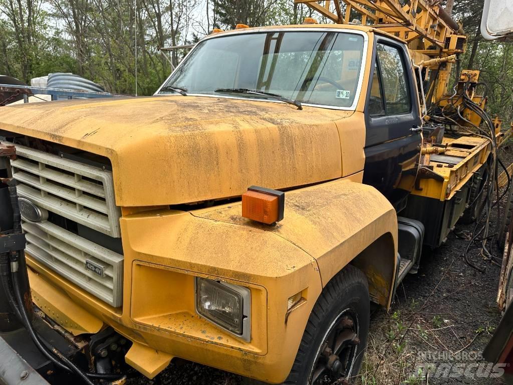 Ford F 700 Planbiler