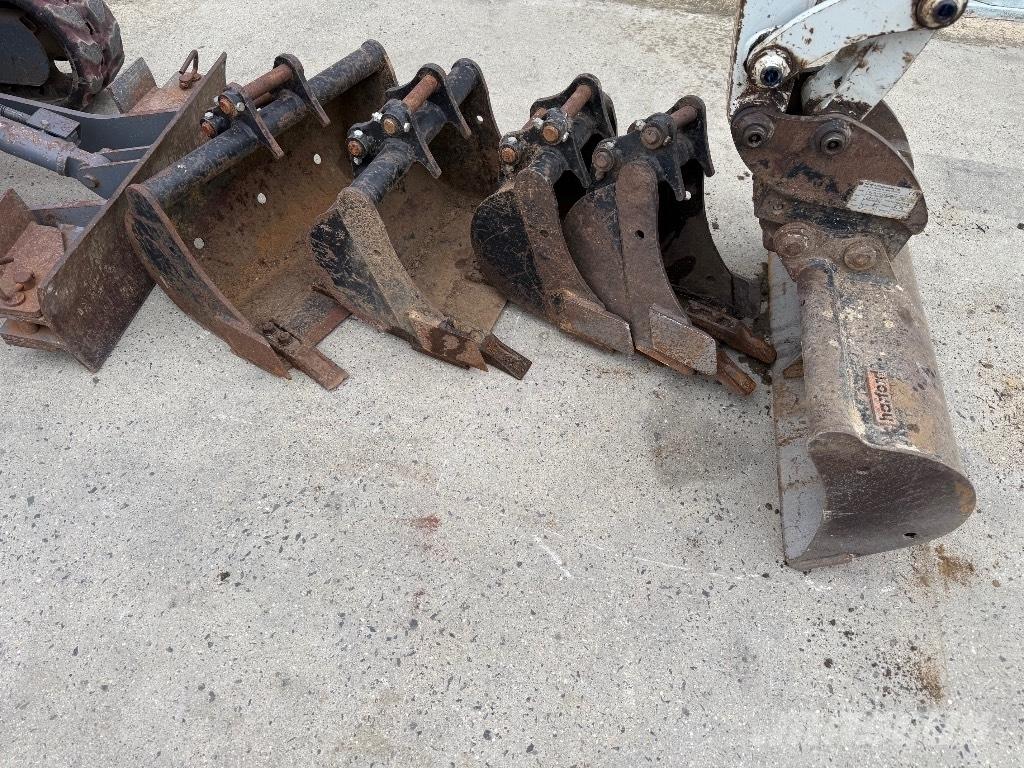 Takeuchi TB 210 Minigravere <7t