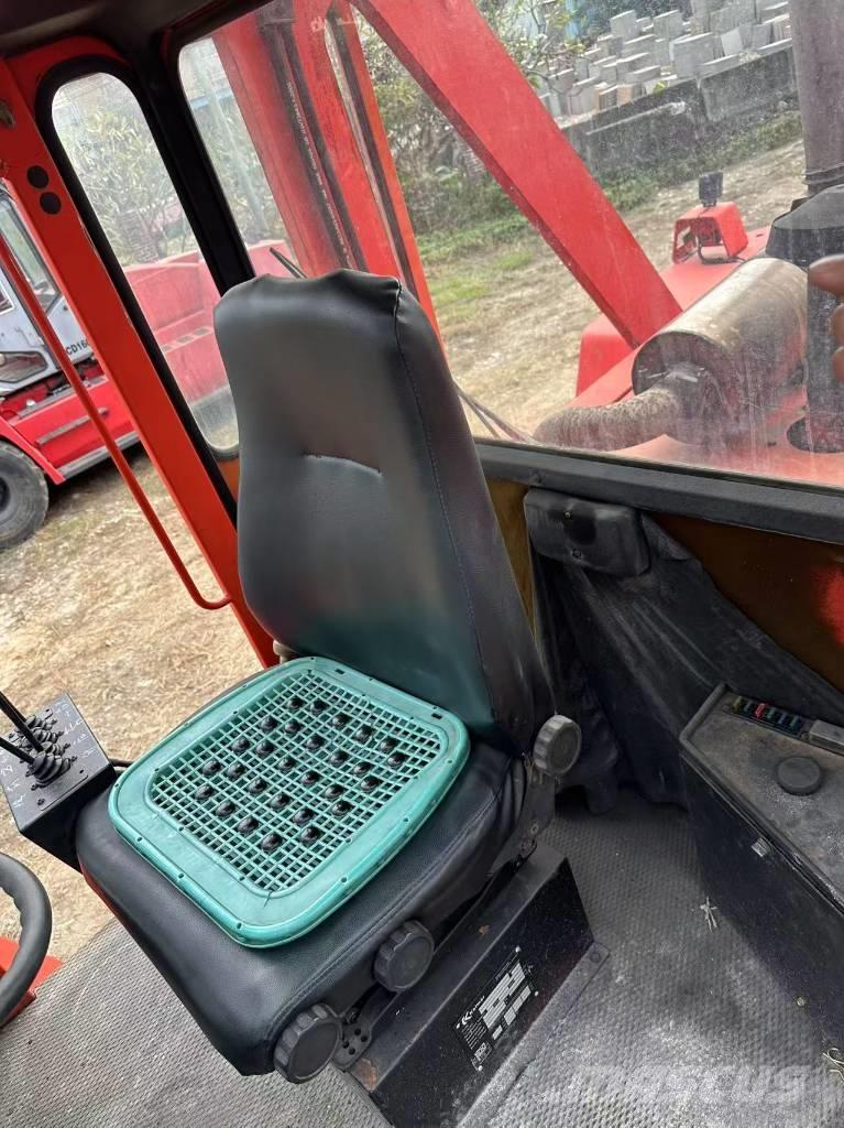 Kalmar DC30-1200 Diesel Trucker