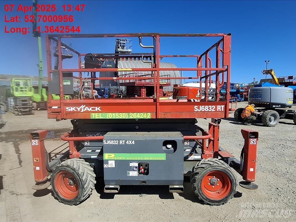 SkyJack SJ 6832 RT Sakselifter