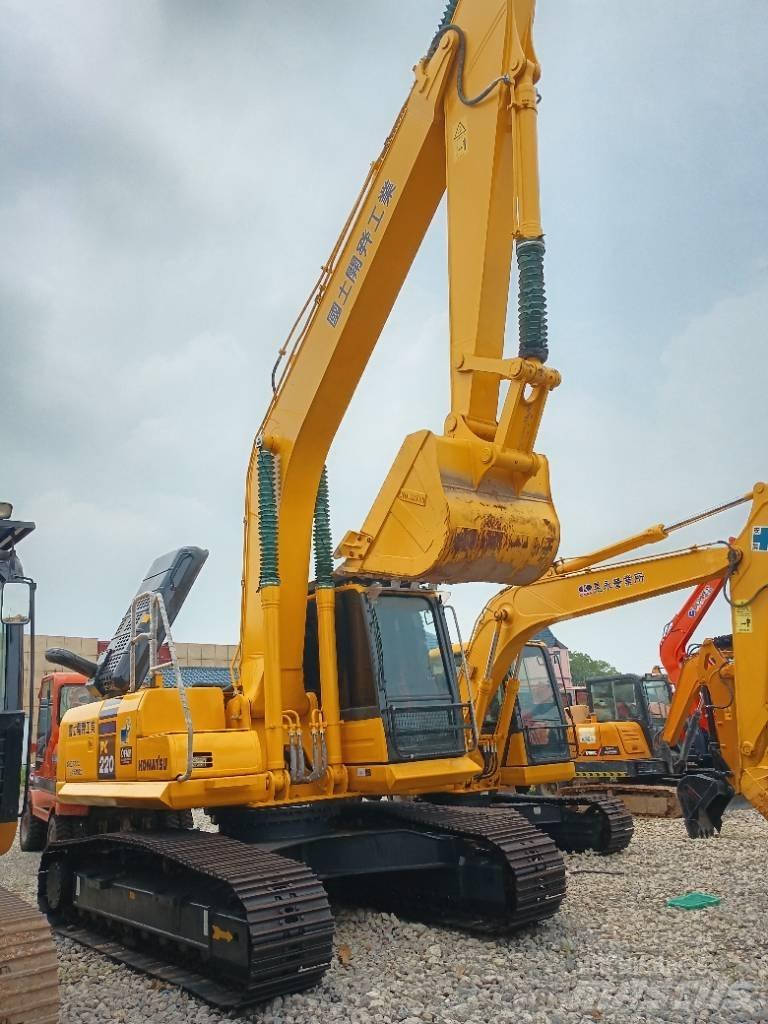 Komatsu PC 220-8 Beltegraver